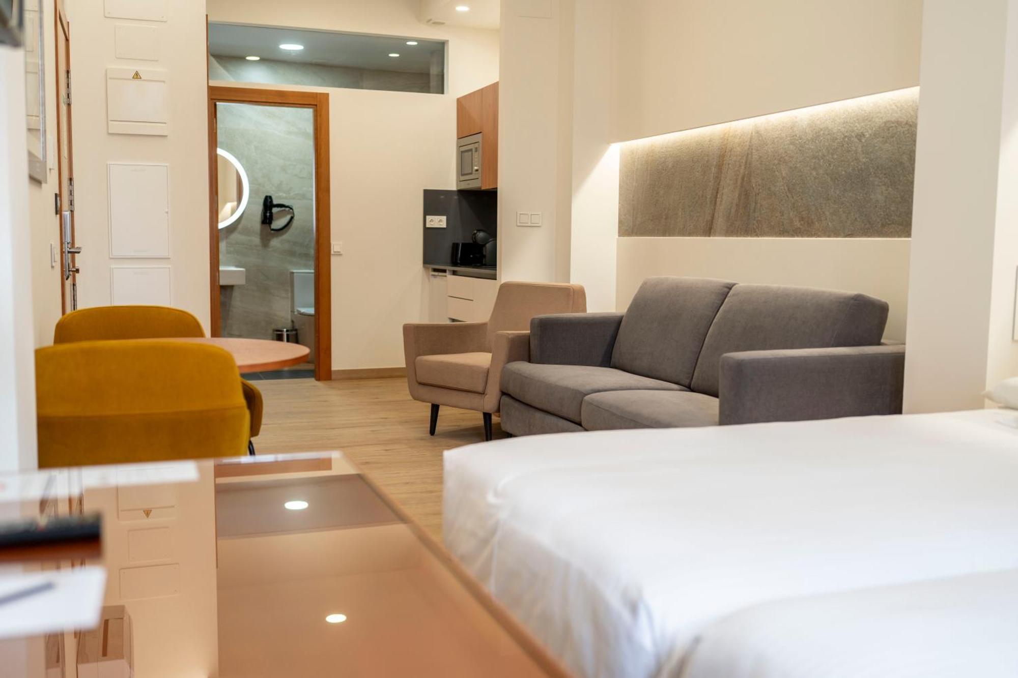 Torreluz Suites 阿尔梅里亚 外观 照片