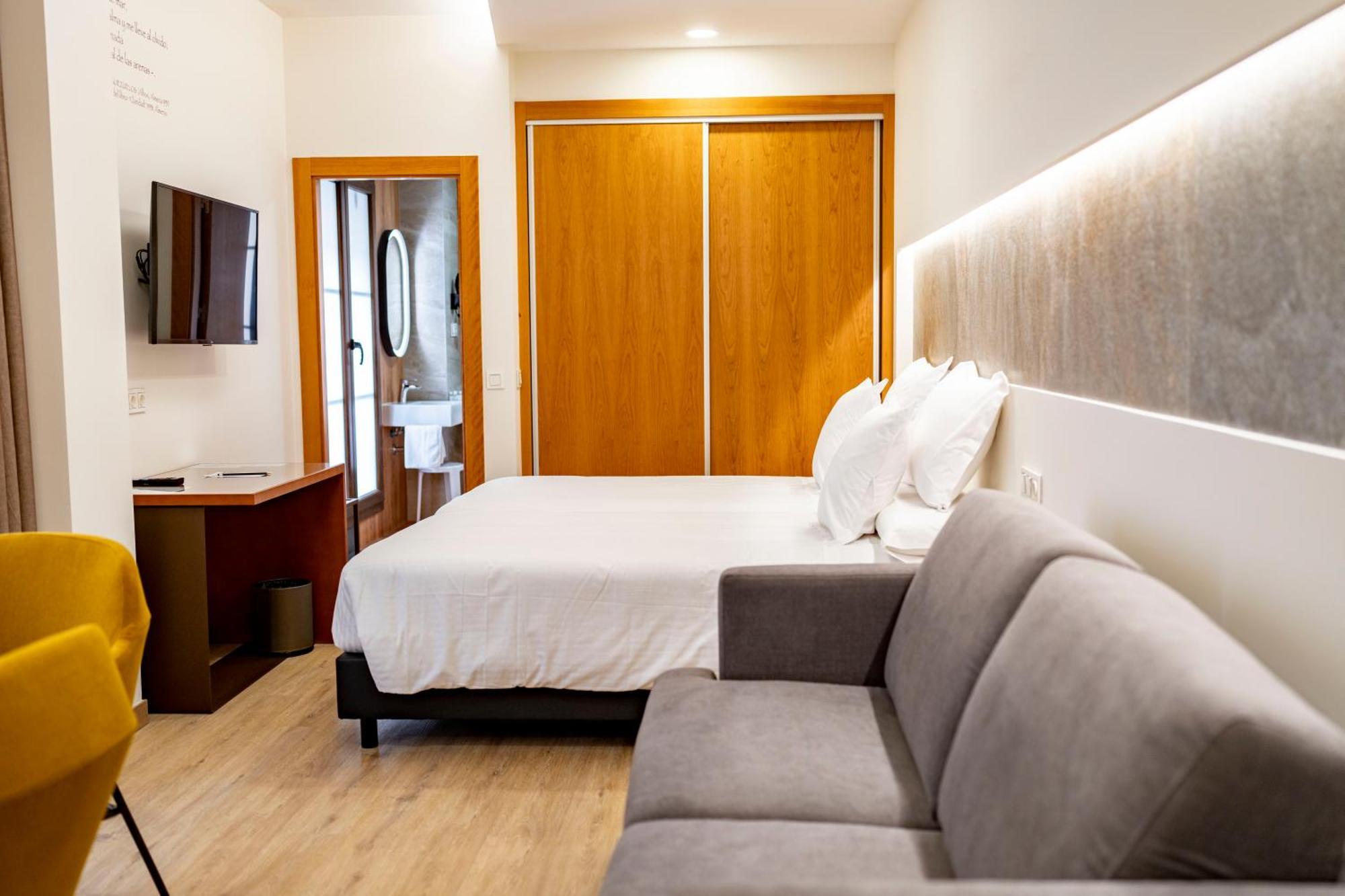 Torreluz Suites 阿尔梅里亚 外观 照片
